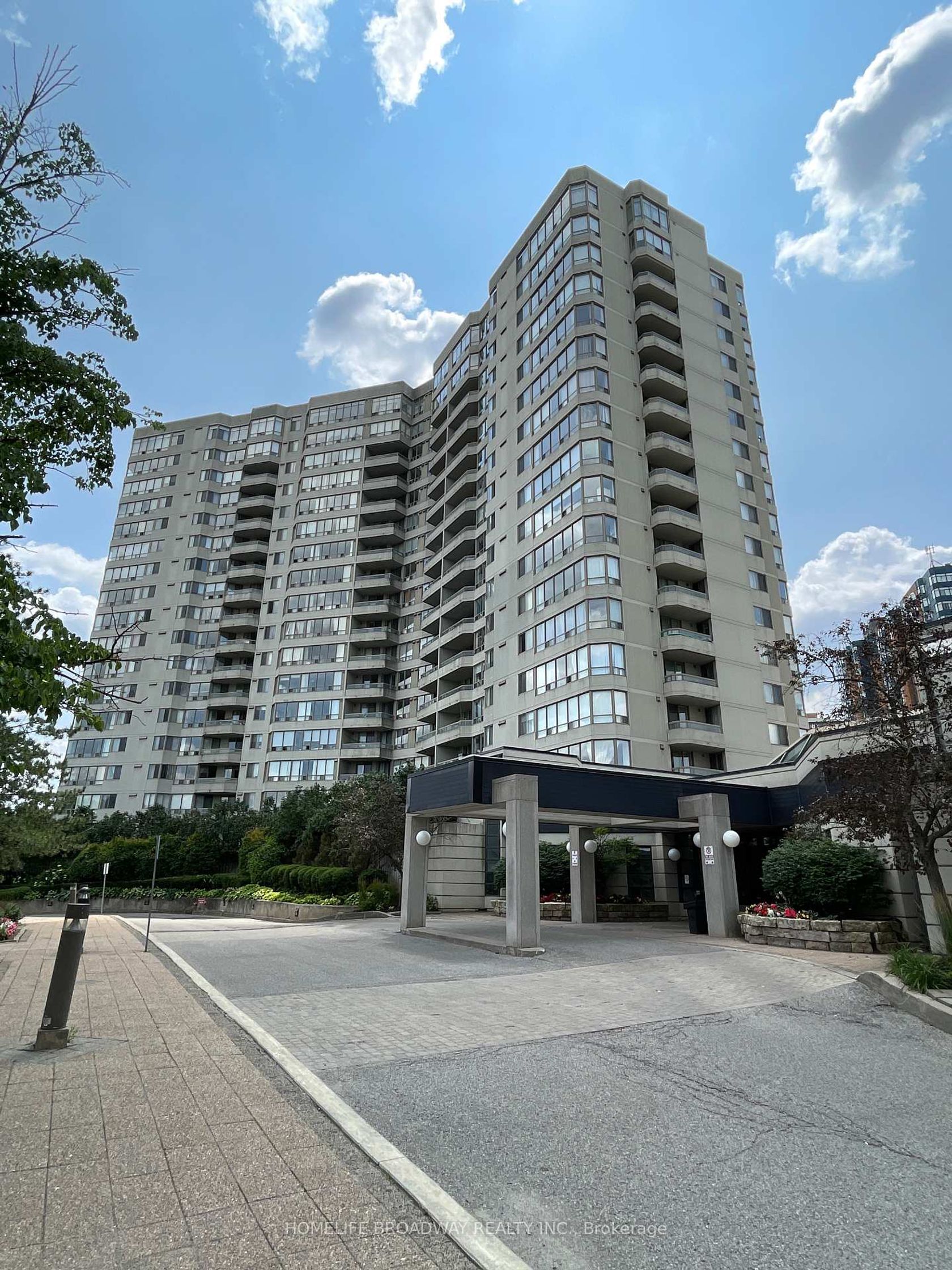 1714 - 150 Alton Towers Circle, Milliken, Toronto 