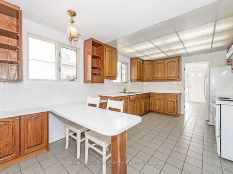Photo 14 at 42 Tilden Crescent N, Humber Heights, Toronto
