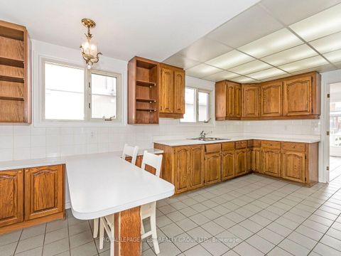 Photo 15 at 42 Tilden Crescent N, Humber Heights, Toronto