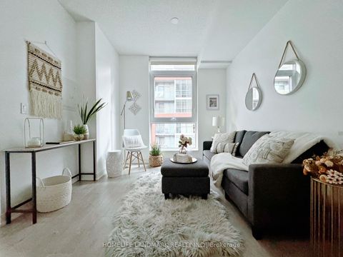 Photo 2 at 418 - 30 Nelson Street, Waterfront Communities C1, Toronto