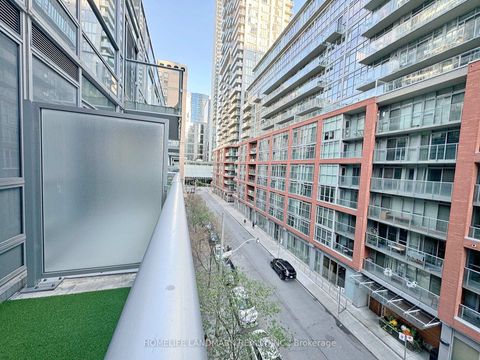 Photo 11 at 418 - 30 Nelson Street, Waterfront Communities C1, Toronto