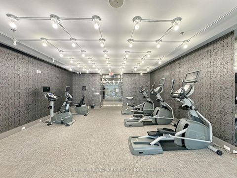 Photo 15 at 418 - 30 Nelson Street, Waterfront Communities C1, Toronto