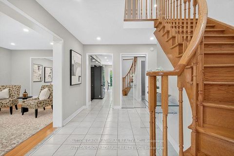 Photo 7 at 43 Keremeos Crescent, North Richvale, Richmond Hill