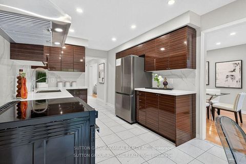 Photo 13 at 43 Keremeos Crescent, North Richvale, Richmond Hill