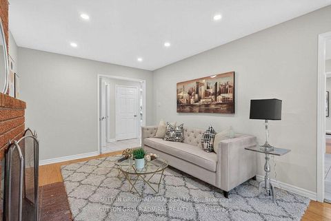 Photo 18 at 43 Keremeos Crescent, North Richvale, Richmond Hill