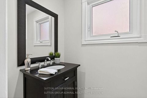 Photo 19 at 43 Keremeos Crescent, North Richvale, Richmond Hill