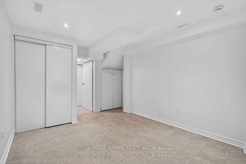 Photo 36 at 43 Keremeos Crescent, North Richvale, Richmond Hill