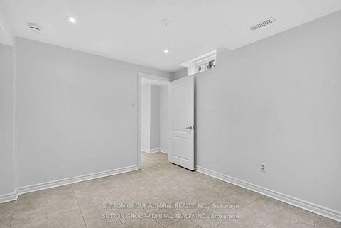 Photo 42 at 43 Keremeos Crescent, North Richvale, Richmond Hill