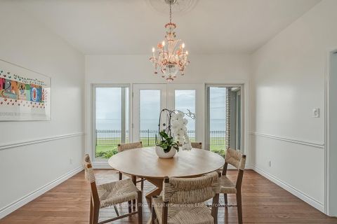 Photo 7 at 3286 Shelburne Place, BR Bronte, Oakville
