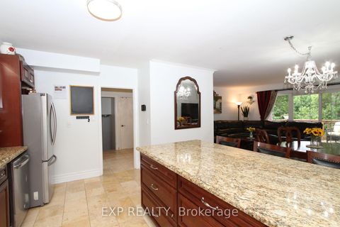 Photo 3 at 77 Letchworth Crescent, CFB, Toronto