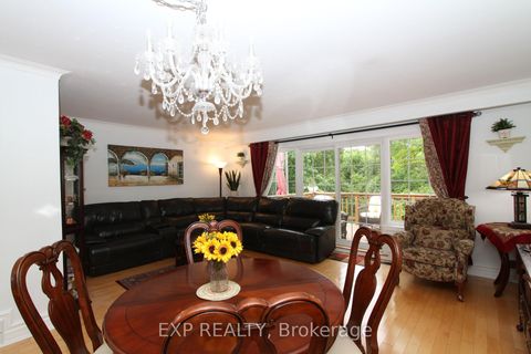Photo 9 at 77 Letchworth Crescent, CFB, Toronto
