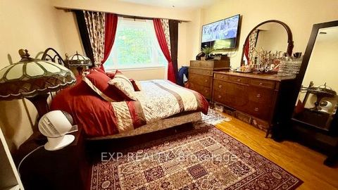 Photo 14 at 77 Letchworth Crescent, CFB, Toronto