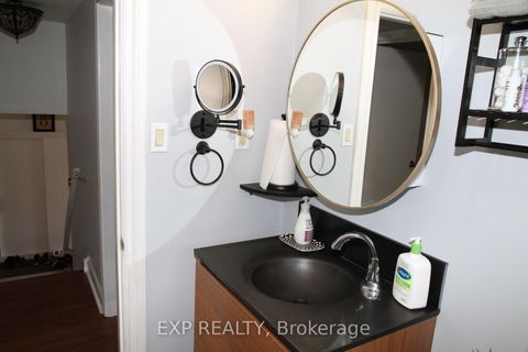 Photo 19 at 77 Letchworth Crescent, CFB, Toronto
