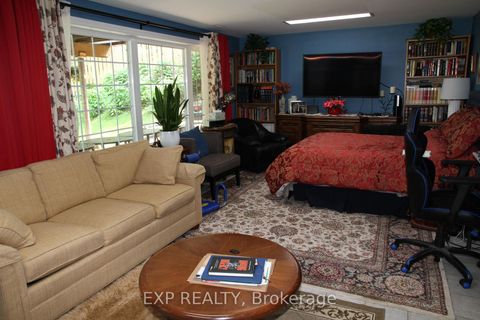 Photo 20 at 77 Letchworth Crescent, CFB, Toronto