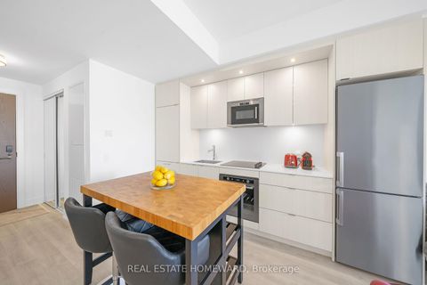 Photo 6 at 2039 - 20 Inn On The Park Drive, Don Mills, Toronto