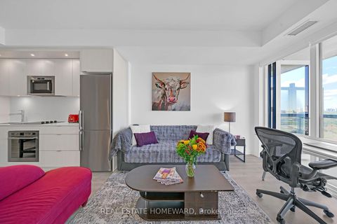 Photo 11 at 2039 - 20 Inn On The Park Drive, Don Mills, Toronto