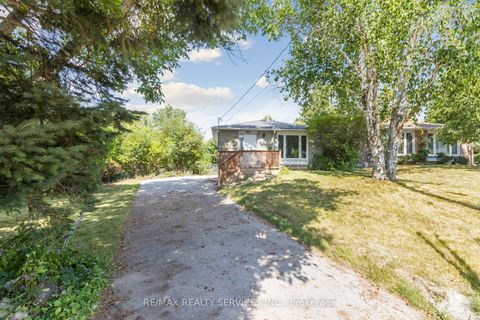 Photo 3 at 769 Greenfield Crescent, Leslie Valley, Newmarket