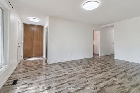 Photo 5 at 769 Greenfield Crescent, Leslie Valley, Newmarket