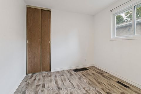 Photo 15 at 769 Greenfield Crescent, Leslie Valley, Newmarket