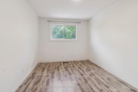 Photo 16 at 769 Greenfield Crescent, Leslie Valley, Newmarket