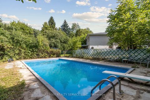 Photo 30 at 769 Greenfield Crescent, Leslie Valley, Newmarket
