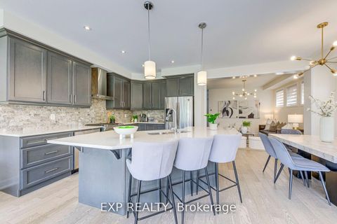 Photo 10 at 3129 Riverpath Common, GO Glenorchy, Oakville