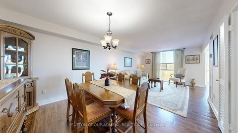 Photo 7 at 917 - 30 Harding Boulevard W, North Richvale, Richmond Hill