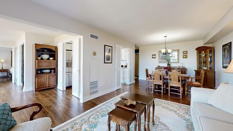 Photo 10 at 917 - 30 Harding Boulevard W, North Richvale, Richmond Hill