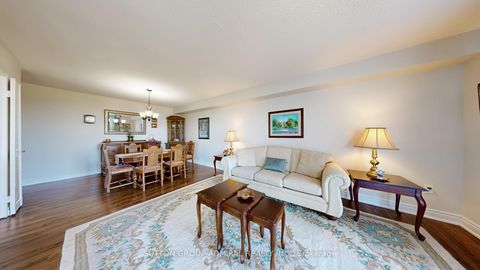 Photo 11 at 917 - 30 Harding Boulevard W, North Richvale, Richmond Hill