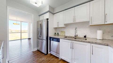 Photo 14 at 917 - 30 Harding Boulevard W, North Richvale, Richmond Hill