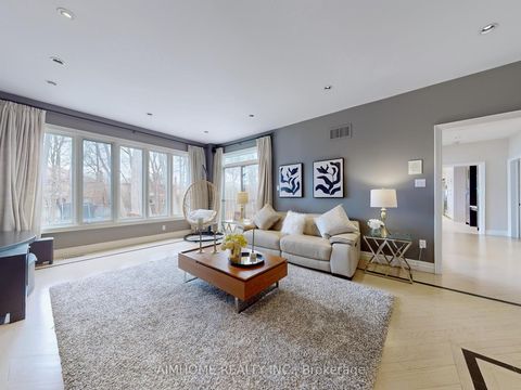 Photo 3 at 145 Renaissance Court, Beverley Glen, Vaughan