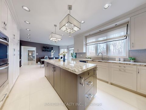 Photo 18 at 145 Renaissance Court, Beverley Glen, Vaughan