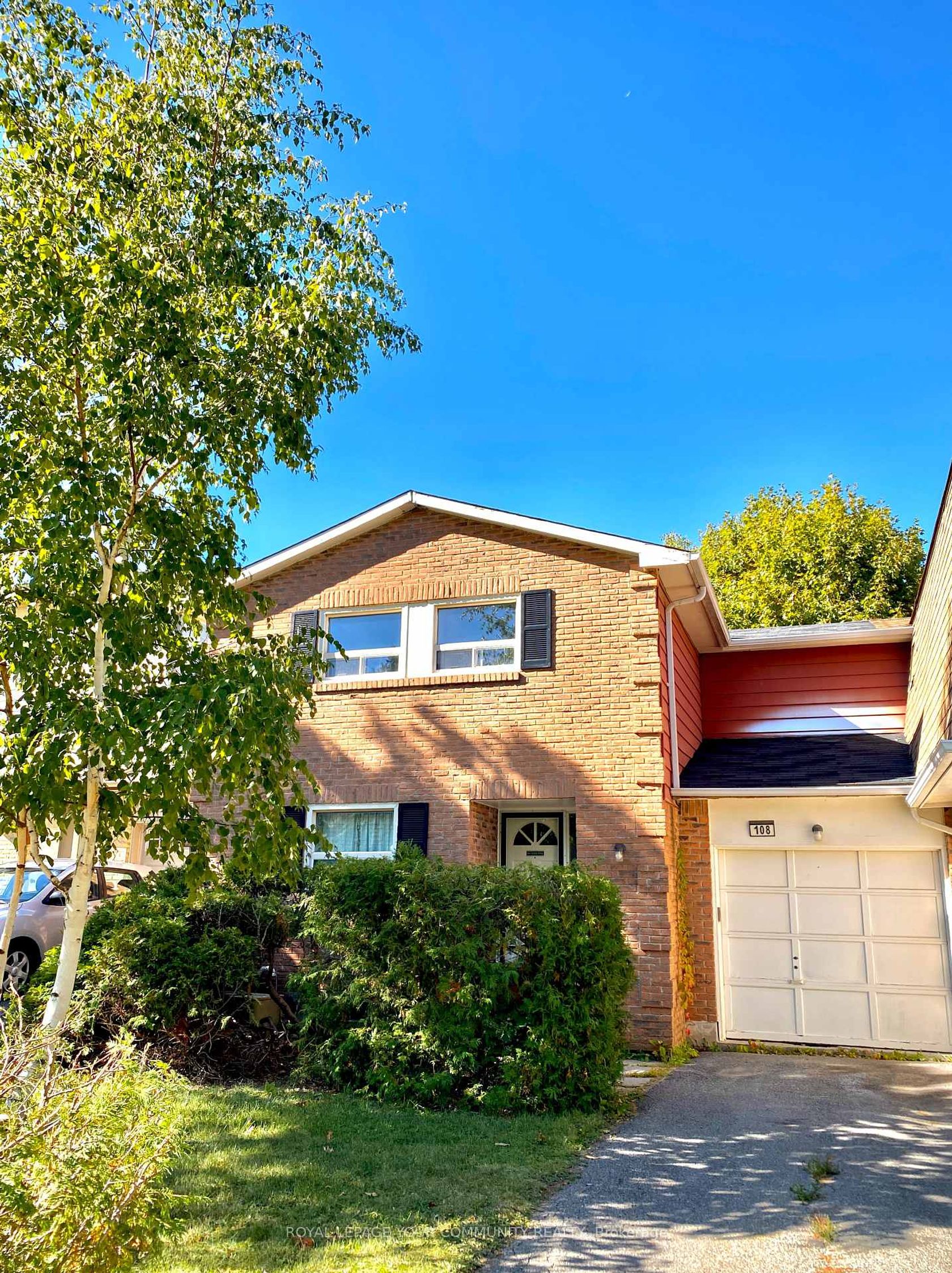 108 Orchard Heights Boulevard, Hills of St Andrew, Aurora 