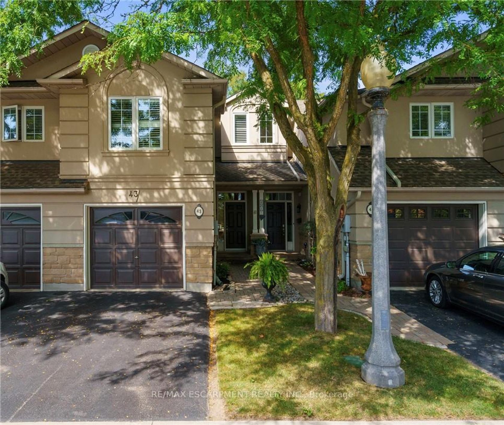 43 Fairwood Place W, Bayview, Burlington 