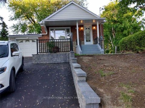 Photo 1 at 5 Aylesford Drive, Cliffside, Toronto