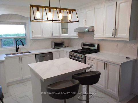 Photo 11 at 5 Aylesford Drive, Cliffside, Toronto