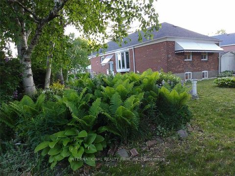 Photo 28 at 5 Aylesford Drive, Cliffside, Toronto