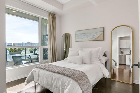 Photo 19 at 725 - 23 Glebe Road W, Eglinton, Toronto