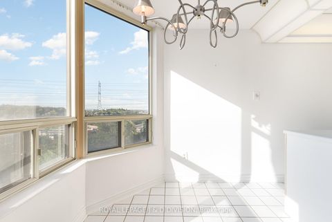 Photo 7 at 815 - 8501 Bayview Avenue, Doncrest, Richmond Hill