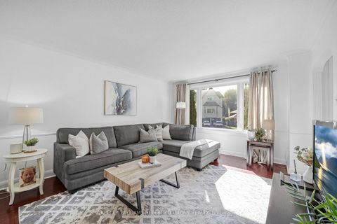Photo 4 at 17 Gwendolen Crescent, Westgate, Toronto