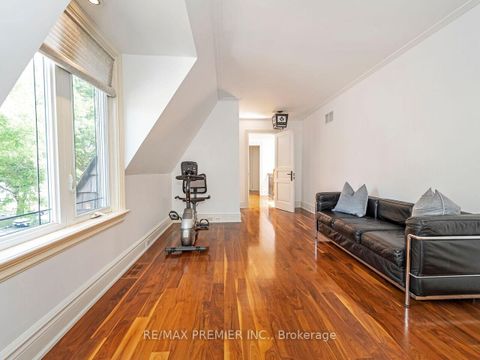 Photo 30 at 35 Yorkdale Crescent, Pelmo Park W5, Toronto