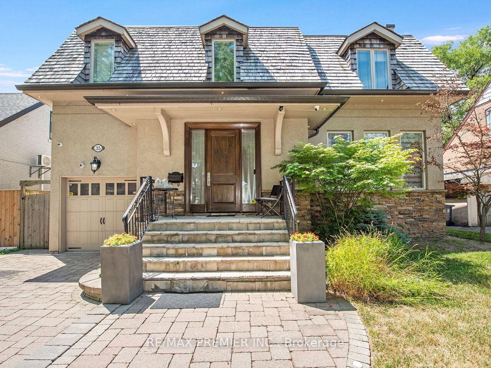 35 Yorkdale Crescent, Pelmo Park W5, Toronto 