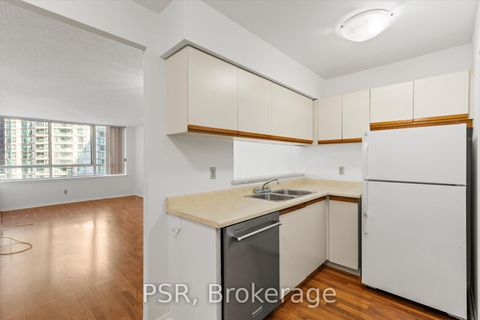 Photo 5 at 901 - 633 Bay Street, Bay Street Corridor, Toronto Photo 5 at 901 - 633 Bay Street, Bay Street Corridor, Toronto