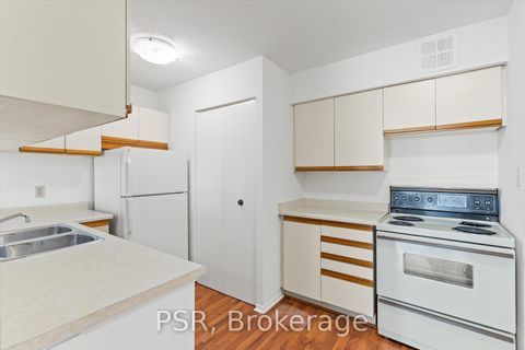 Photo 6 at 901 - 633 Bay Street, Bay Street Corridor, Toronto Photo 6 at 901 - 633 Bay Street, Bay Street Corridor, Toronto