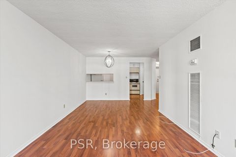 Photo 10 at 901 - 633 Bay Street, Bay Street Corridor, Toronto Photo 10 at 901 - 633 Bay Street, Bay Street Corridor, Toronto