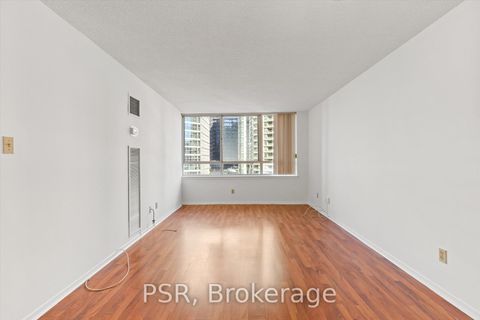 Photo 12 at 901 - 633 Bay Street, Bay Street Corridor, Toronto Photo 12 at 901 - 633 Bay Street, Bay Street Corridor, Toronto