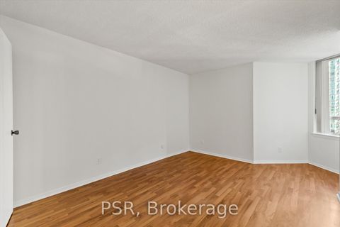 Photo 17 at 901 - 633 Bay Street, Bay Street Corridor, Toronto Photo 17 at 901 - 633 Bay Street, Bay Street Corridor, Toronto