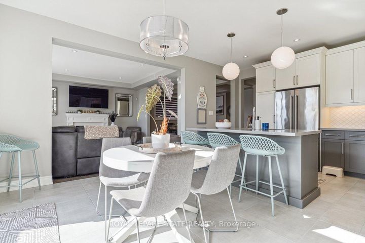 Photo 13 at 11 Secinaro Avenue, Ancaster, Hamilton