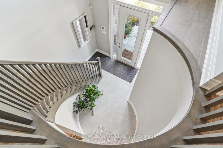 Photo 21 at 11 Secinaro Avenue, Ancaster, Hamilton