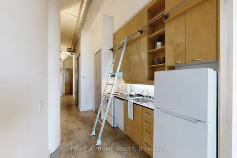 Photo 10 at 1046 - 155 Dalhousie Street, Yonge Corridor, Toronto Photo 10 at 1046 - 155 Dalhousie Street, Yonge Corridor, Toronto